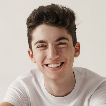 Eitan Bernath portrait